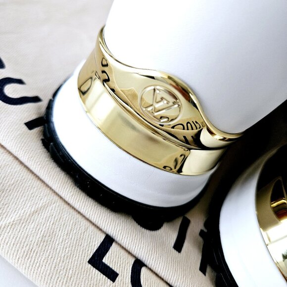 LOUIS VUITTON Run Away Sneaker - Picture 12 of 16